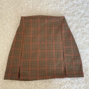 BRANDY MELVILLE Slit Plaid Skirt 🤎